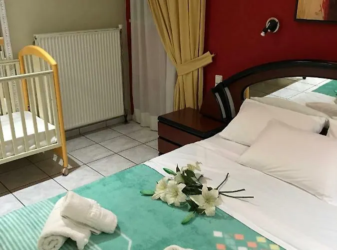 Steps To Nea Chora Angela ,10min To Town Апартаменты